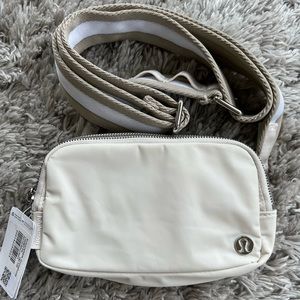 Lululemon Everywhere Crossbody Bag White Opal/Raw Linen